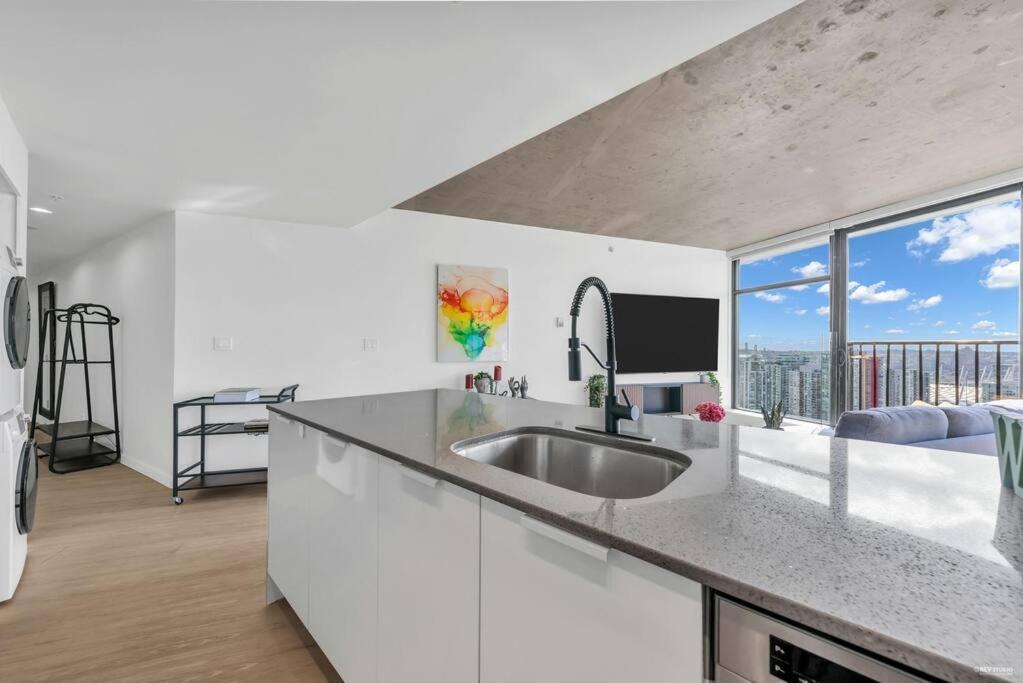 Skyview, 40Th Floor! 2Br Condo In Downtown 溫哥華 外观 照片